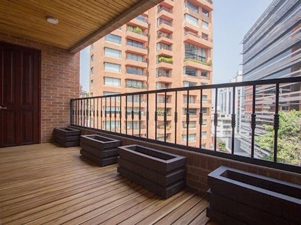 Apartamento de 3 alcobas en venta en La Cabrera, Bogotá, 304 m² · foto 7 de 20