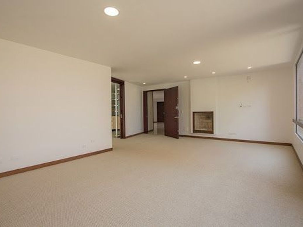 Apartamento de 3 alcobas en venta en La Cabrera, Bogotá, 304 m² · foto 15 de 20
