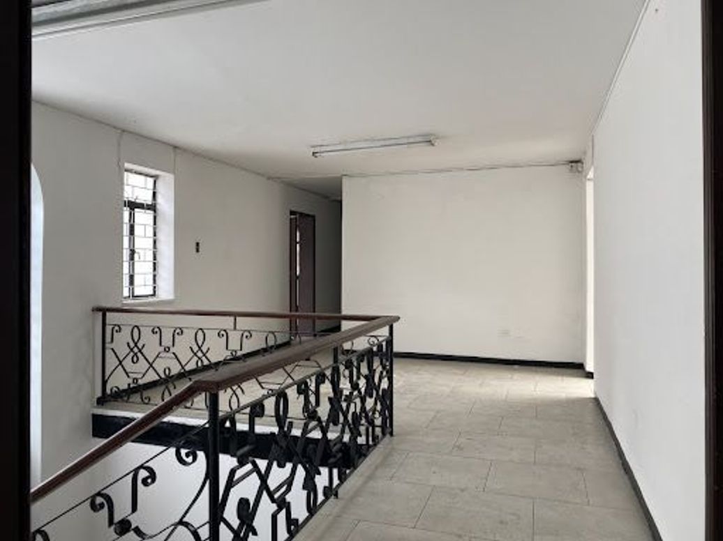 Casa de 6 alcobas en venta en Quinta Camacho, Bogotá, 734 m² · foto 11 de 20
