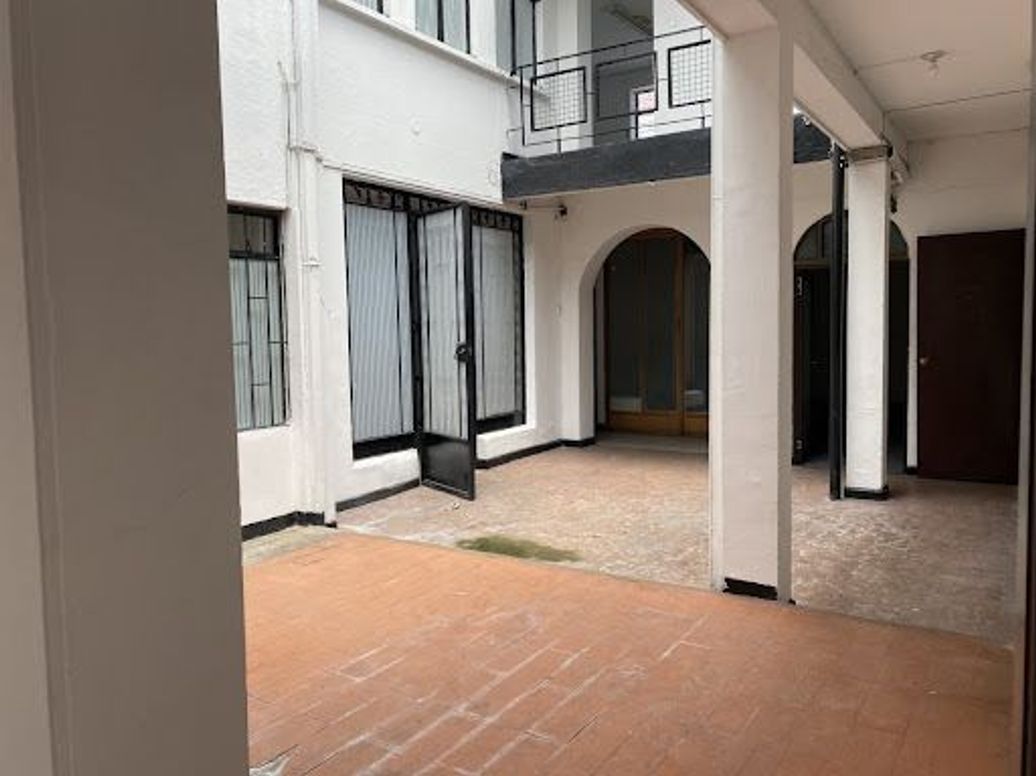 Casa de 6 alcobas en venta en Quinta Camacho, Bogotá, 734 m² · foto 18 de 20
