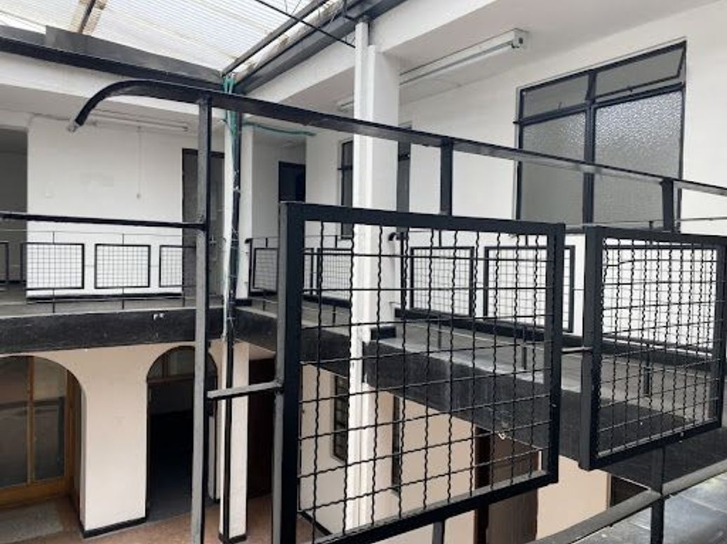 Casa de 6 alcobas en venta en Quinta Camacho, Bogotá, 734 m² · foto 2 de 20