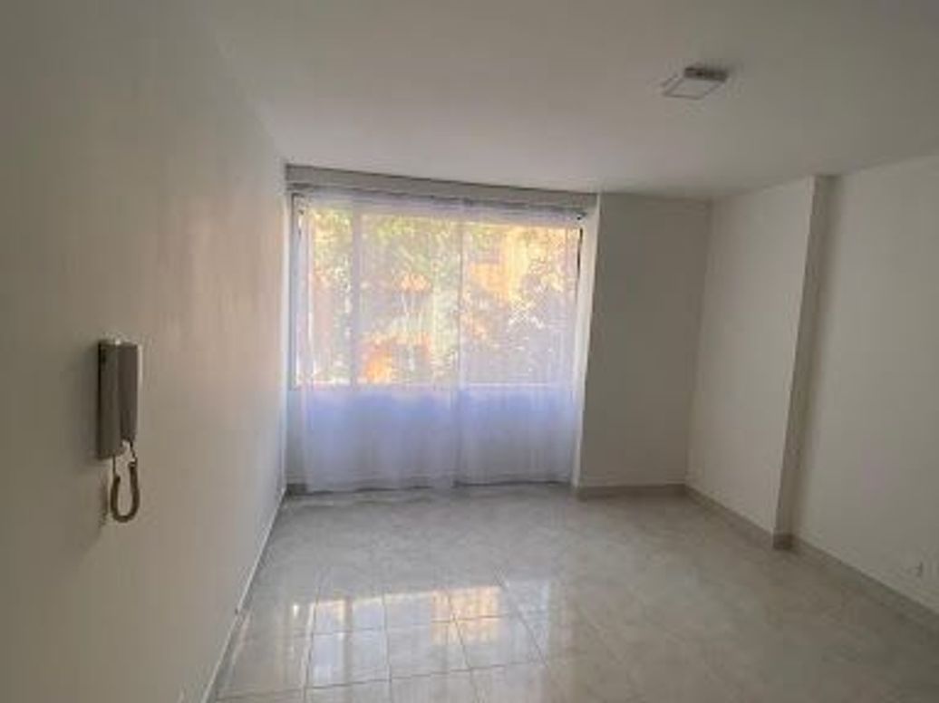 Apartaestudio en venta en Lago Gaitan, Bogotá, 47 m² · foto 2 de 13