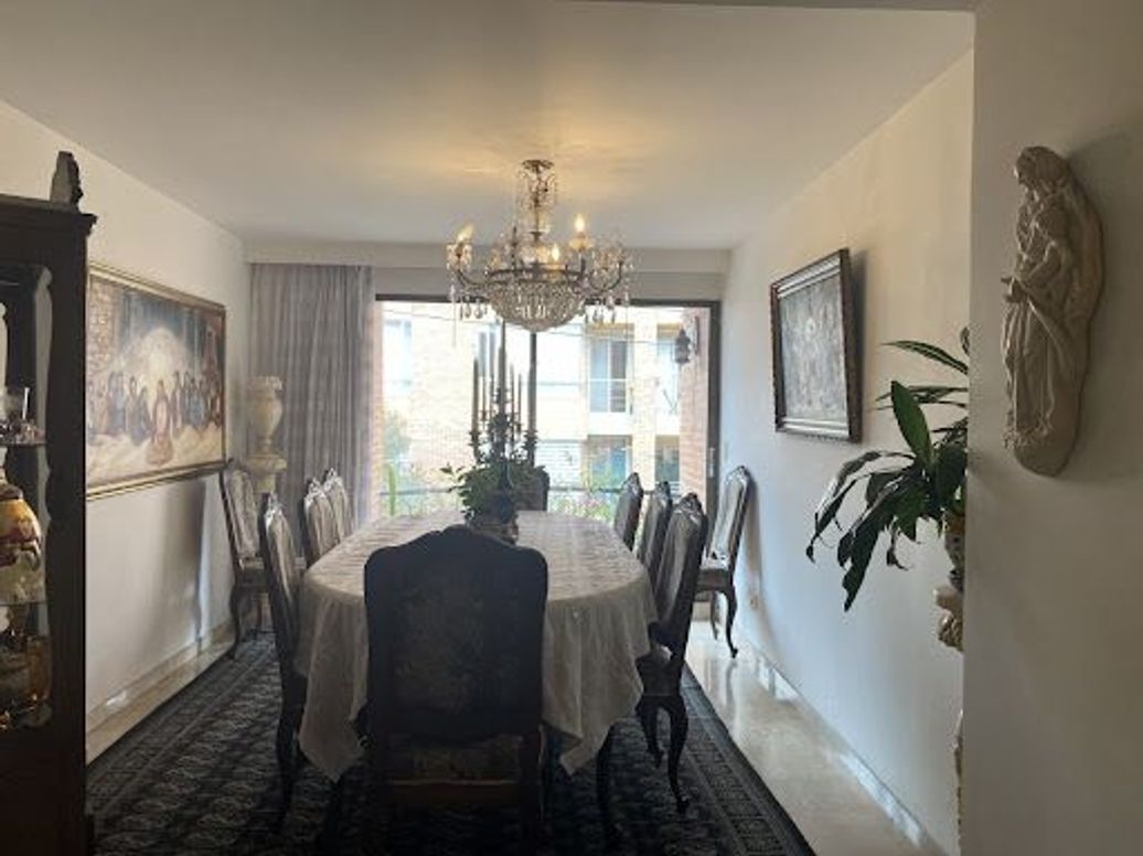 Apartamento de 3 alcobas en venta en Santa Barbara Occidental, Bogotá, 188 m² · foto 13 de 20