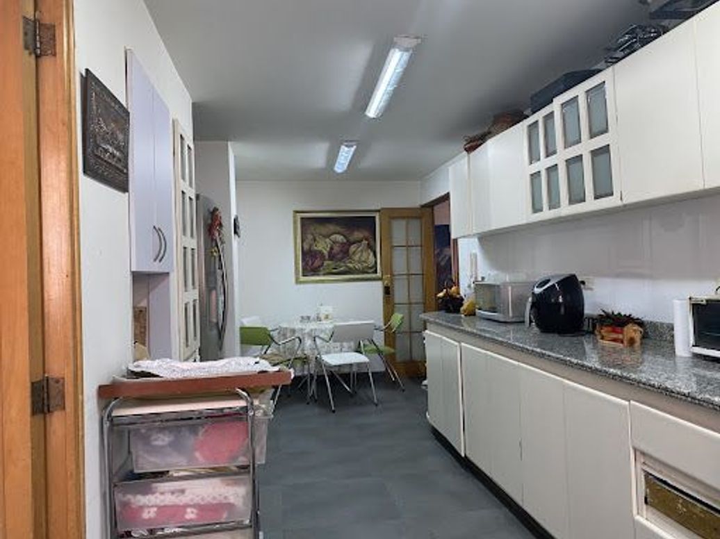 Apartamento de 3 alcobas en venta en Santa Barbara Occidental, Bogotá, 188 m² · foto 15 de 20