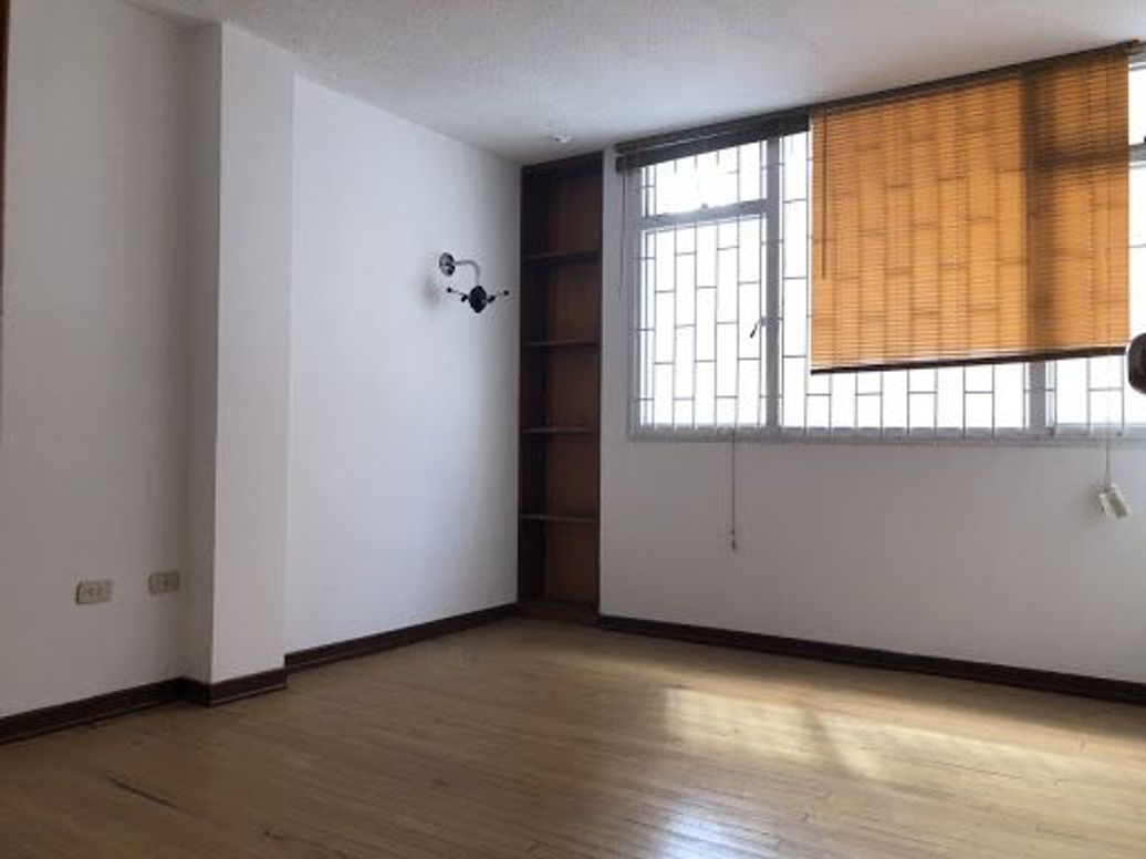 Casa de 3 alcobas en venta en Santa Bibiana, Bogotá, 323 m² · foto 12 de 20