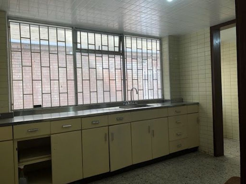 Casa de 3 alcobas en venta en Santa Bibiana, Bogotá, 323 m² · foto 5 de 20