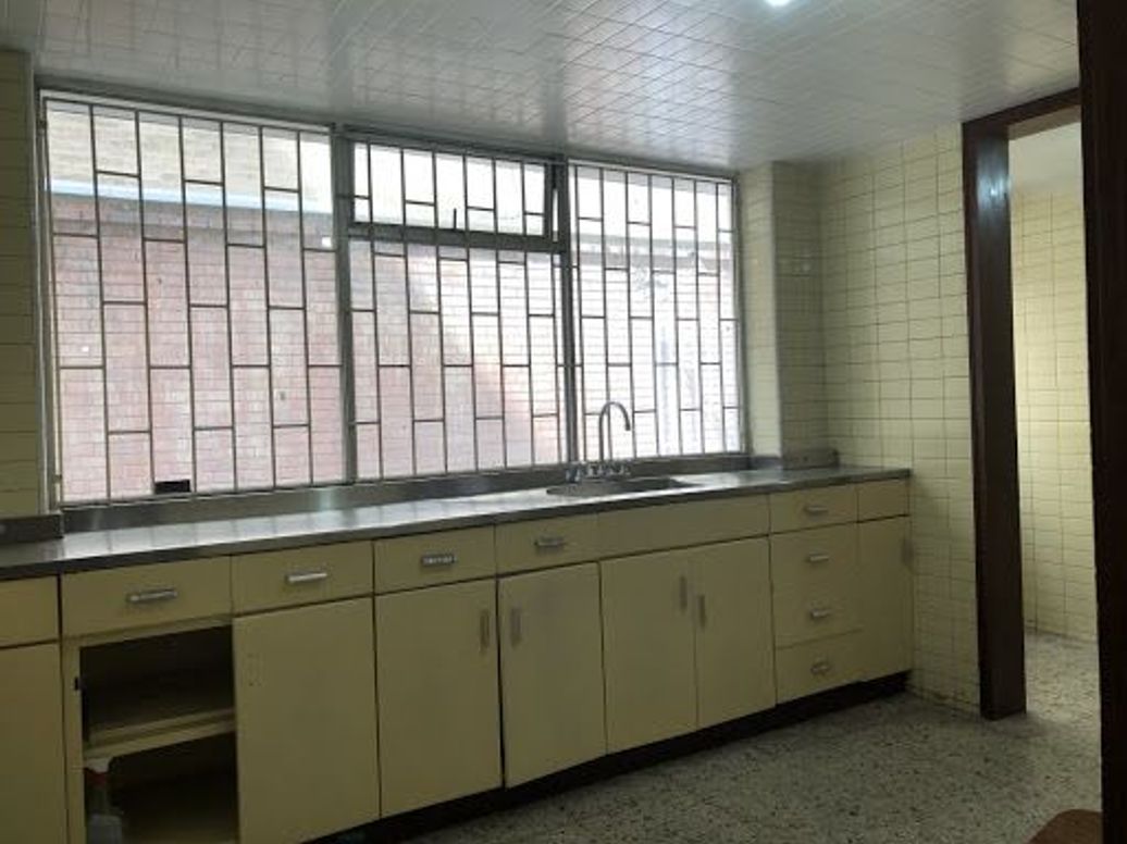 Casa de 3 alcobas en venta en Santa Bibiana, Bogotá, 323 m² · foto 4 de 20