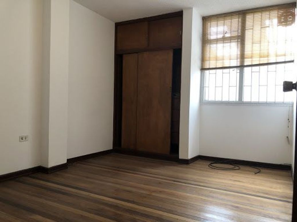 Casa de 3 alcobas en venta en Santa Bibiana, Bogotá, 323 m² · foto 8 de 20