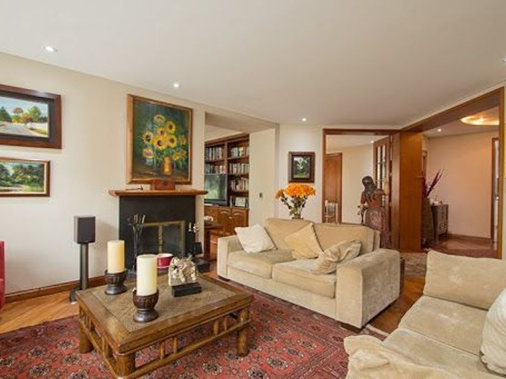 Apartamento de 3 alcobas en venta en Chico, Bogotá, 262 m² · foto 3 de 20