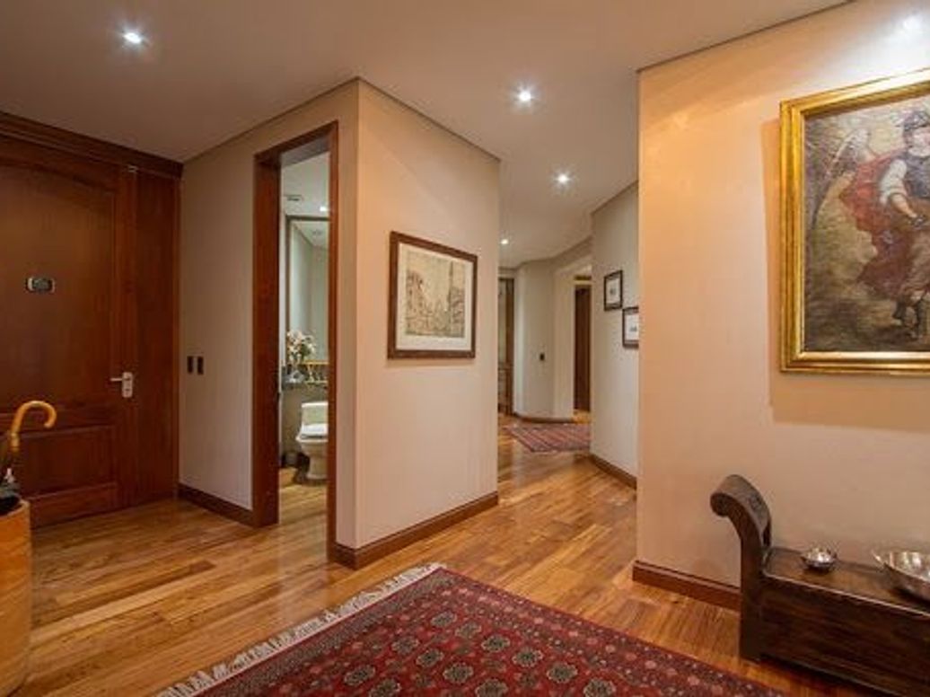 Apartamento de 3 alcobas en venta en Chico, Bogotá, 262 m² · foto 12 de 20