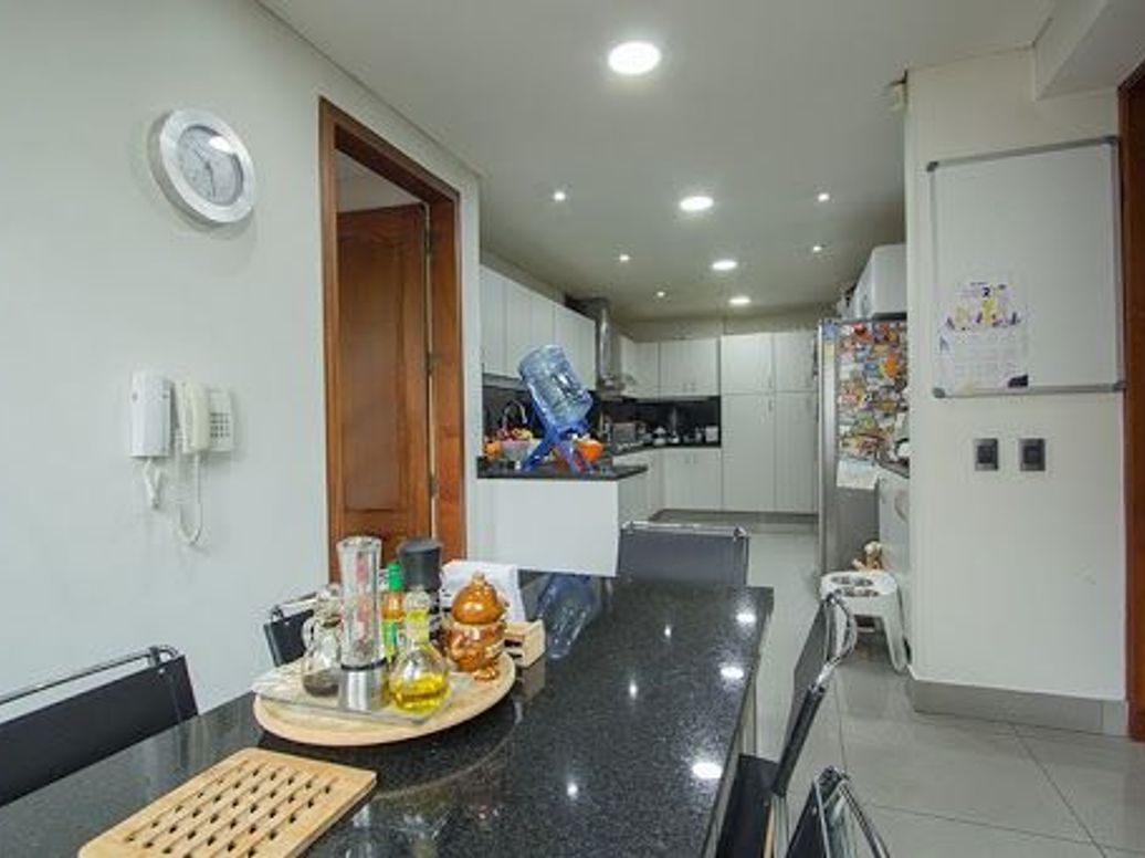 Apartamento de 3 alcobas en venta en Chico, Bogotá, 262 m² · foto 11 de 20