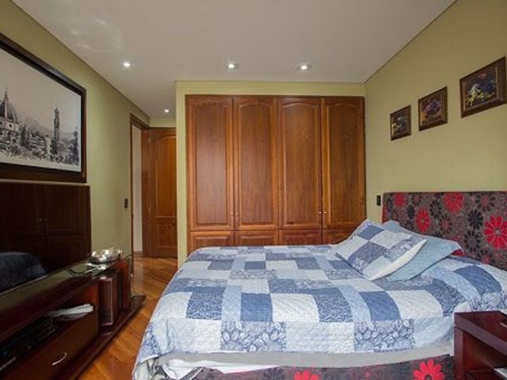 Apartamento de 3 alcobas en venta en Chico, Bogotá, 262 m² · foto 19 de 20