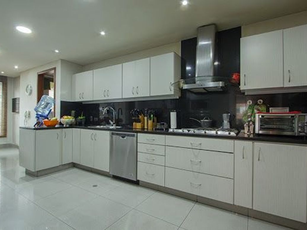 Apartamento de 3 alcobas en venta en Chico, Bogotá, 262 m² · foto 10 de 20