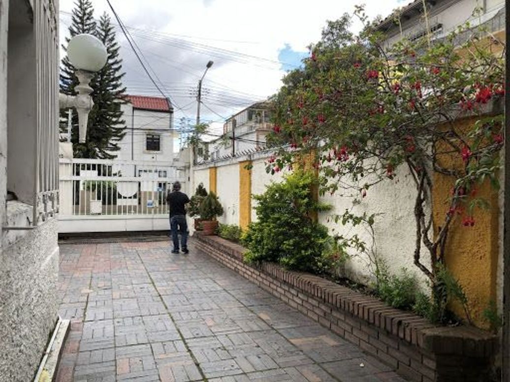 Casa de 7 alcobas en venta en Teusaquillo, Bogotá, 565 m² · foto 2 de 17