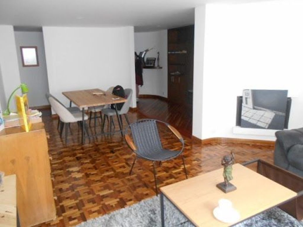Apartamento de 3 alcobas en venta en Chico, Bogotá, 143 m² · foto 2 de 17