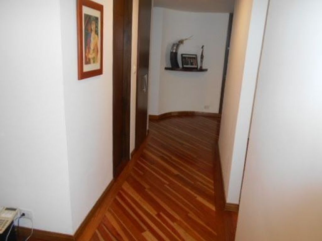 Apartamento de 3 alcobas en venta en Chico, Bogotá, 143 m² · foto 8 de 17