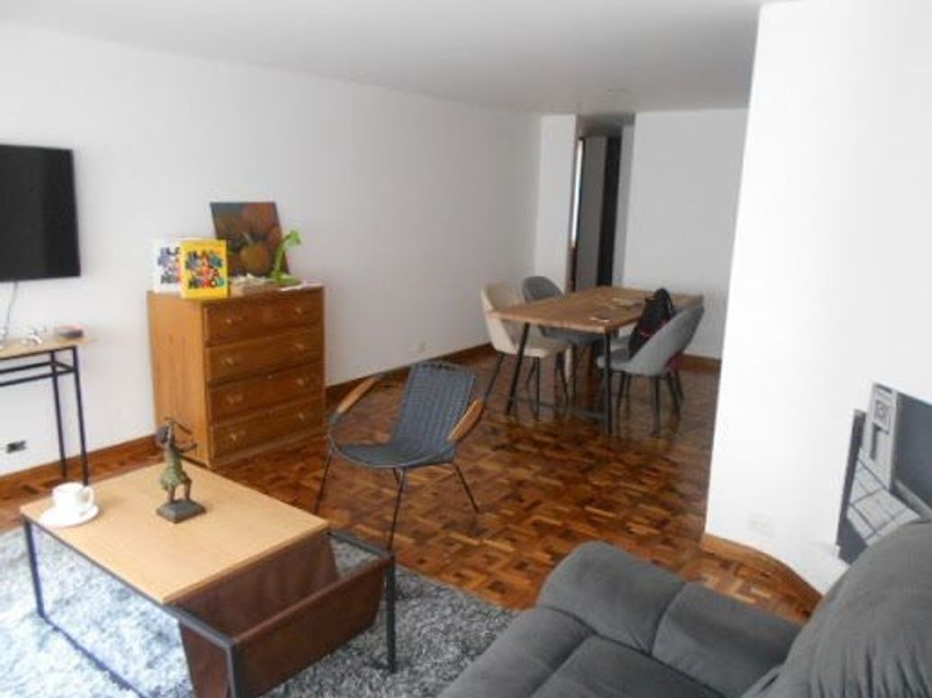 Apartamento de 3 alcobas en venta en Chico, Bogotá, 143 m² · foto 3 de 17