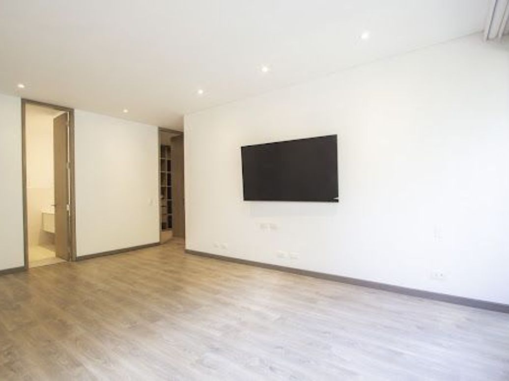 Apartamento de 2 alcobas en venta en El Nogal, Bogotá, 188 m² · foto 18 de 20
