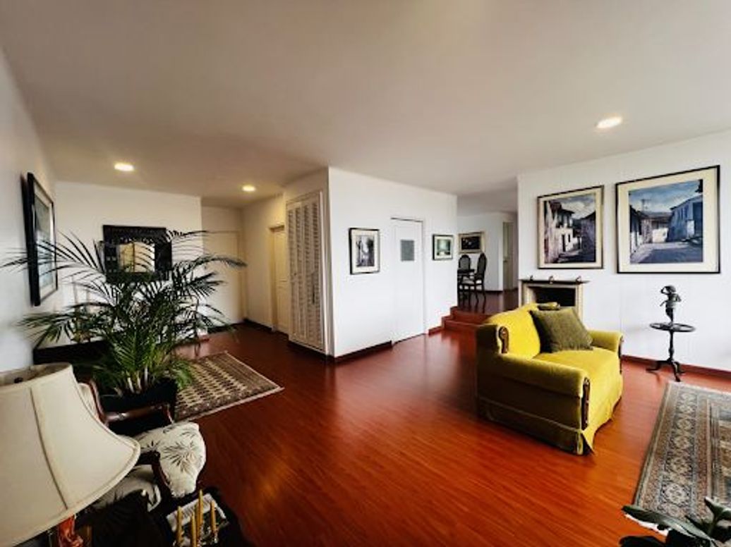 Apartamento de 3 alcobas en venta en Puente Largo, Bogotá, 208 m² · foto 6 de 20