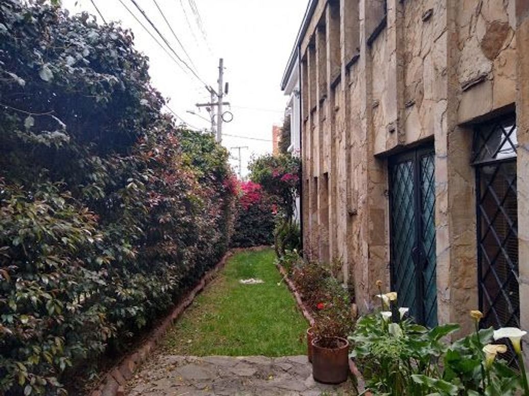 Casa de 11 alcobas en venta en Galerías, Bogotá, 450 m² · foto 15 de 20