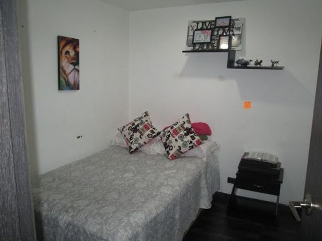Casa de 14 alcobas en venta en Santa Isabel, Bogotá, 266 m² · foto 9 de 17