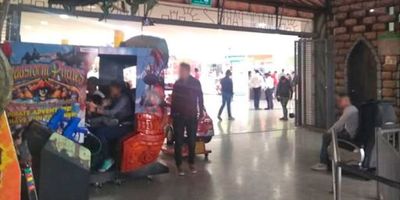 Tres locales consecutivos, en centro comercial milenio Plaza. Especial para inversionistas, locales rentando actualmente. Precio negociable