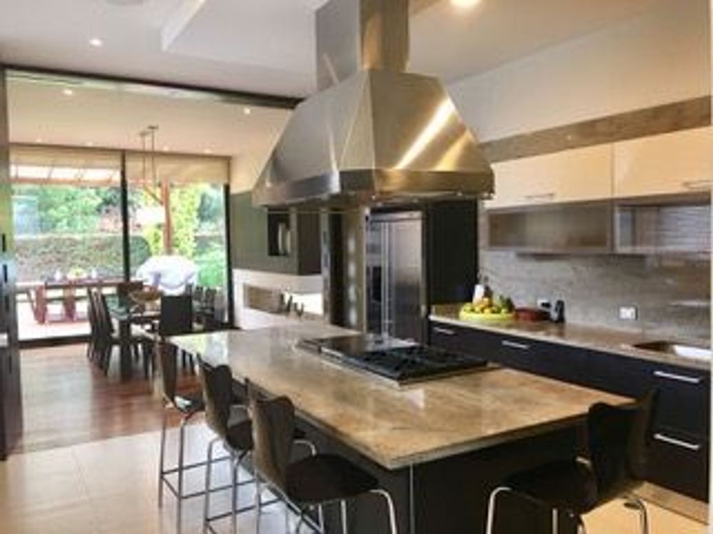 Casa de 6 alcobas en venta en Guaymaral, Bogotá, 390 m² · foto 7 de 10