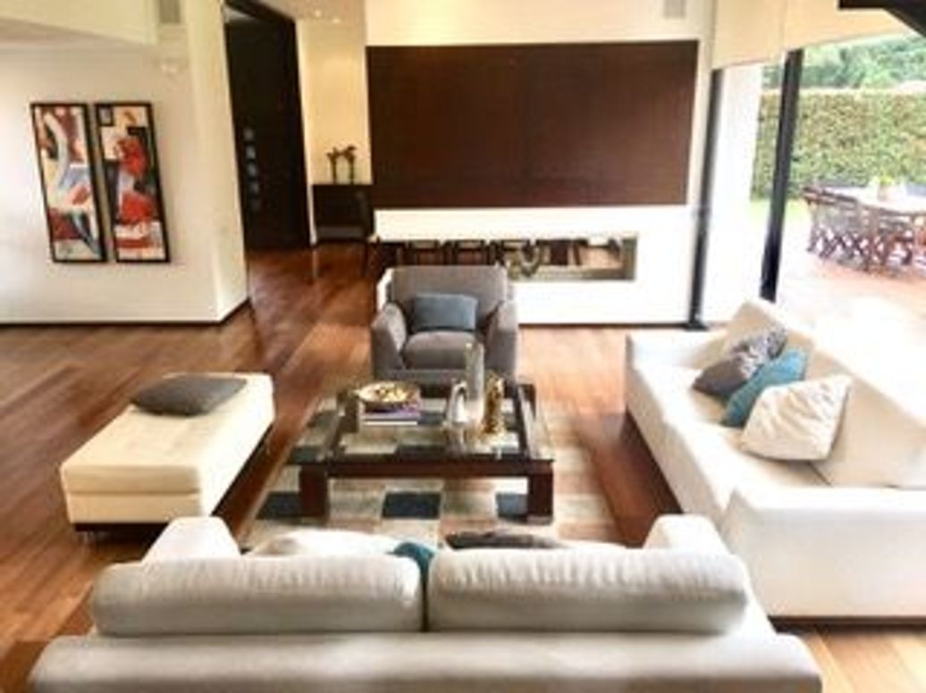 Casa de 6 alcobas en venta en Guaymaral, Bogotá, 390 m² · foto 8 de 10