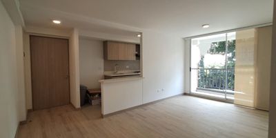 Este apartamento en arriendo para estrenar, es la oportunidad que estabas esperando! Ubicado en una zona estrategica, cerca de supermercados, colegios, transporte publico y con facil acceso a las principales vias de la ciudad, combina comodidad y funcionalidad. Cuenta con espacios amplios, excelente iluminacion natural y un diseno moderno que te hara sentir en casa desde el primer momento. No dejes pasar esta oportunidad unica de vivir en una ubicacion privilegiada! Que esperas para contactarnos? Estamos listos para ayudarte a encontrar tu nuevo hogar