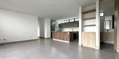 Para mayor información escribanos vía WhatsApp y uno de nuestros agentes inmobiliarios te atenderá.
Apartamento para estrenar en El Poblado excelente ubicación, sector tranquilo, sin ruido con ascensor.
Área 127 mts, 3 alcobas cada una con baños y Vestier privado, baño de servicio, estudio-biblioteca, cocina abierta, balcón, sala, comedor, 2 parqueaderos, 1 cuarto útil, portería las 24 horas.
