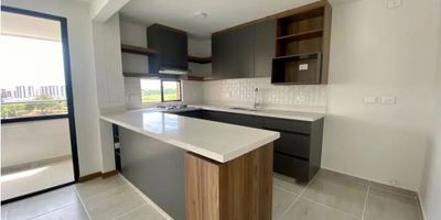 Para mayor información escribanos vía WhatsApp y uno de nuestros agentes inmobiliarios te atenderá.
 moderno Apartamento en Alquiler de 110m2, listo para estrenar, en el sur de la ciudad de Cali! Este apartamento nuevo te brinda la oportunidad de disfrutar de un estilo de vida sofisticado y contemporáneo.
¡Ven y descubre todos los detalles que lo hacen único! ???

 PISO, Con sus 3 habitaciones con closet, principal con baño privado y vestier, este apartamento está diseñado para ofrecerte la máxima comodidad y privacidad.
Además, cuenta con dos baños adicionales para las otras habitaciones, un estudio ideal para trabajar o estudiar desde casa, una amplia sala-comedor donde podrás recibir a tus invitados, una cocina integral equipada para satisfacer todas tus necesidades culinarias, una zona de oficios independiente para mayor practicidad y un baño social y calentador a gas.
