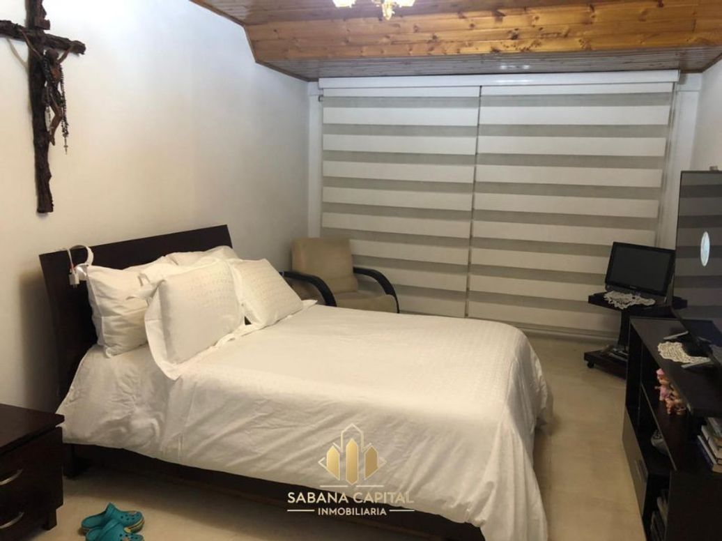 Casa de 5 alcobas en venta en Torres De Modelia, Bogotá, 230 m² · foto 2 de 20