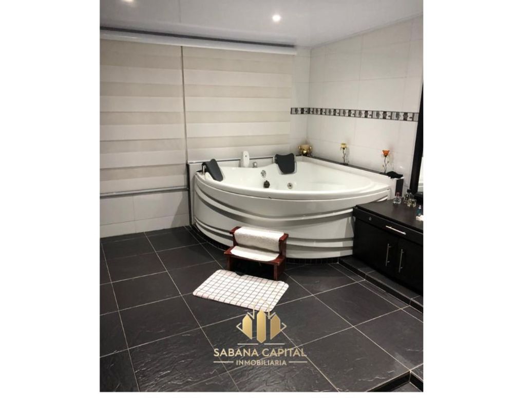 Casa de 5 alcobas en venta en Torres De Modelia, Bogotá, 230 m² · foto 7 de 20