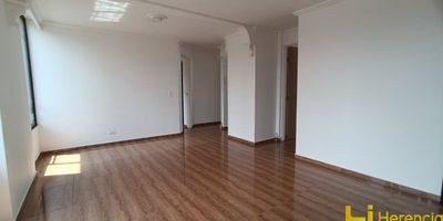Herencia inmobiliaria s.a.s ofrece Apartamento 90 mts. En Arriendo en  la Floresta 
Cocina integral Abierta 3 Alcobas la principal cuenta con baño privado y closet Baño Social,red de gas Zona de ropas Parqueadero privado 
Cerca al parque de la floresta , Supermercado la Vaquita, Parroquia la Inmaculada, tiendas D1 A 5 minutos del centro Comercial Viva laureles Estación Santa Lucia Floresta del Metro
