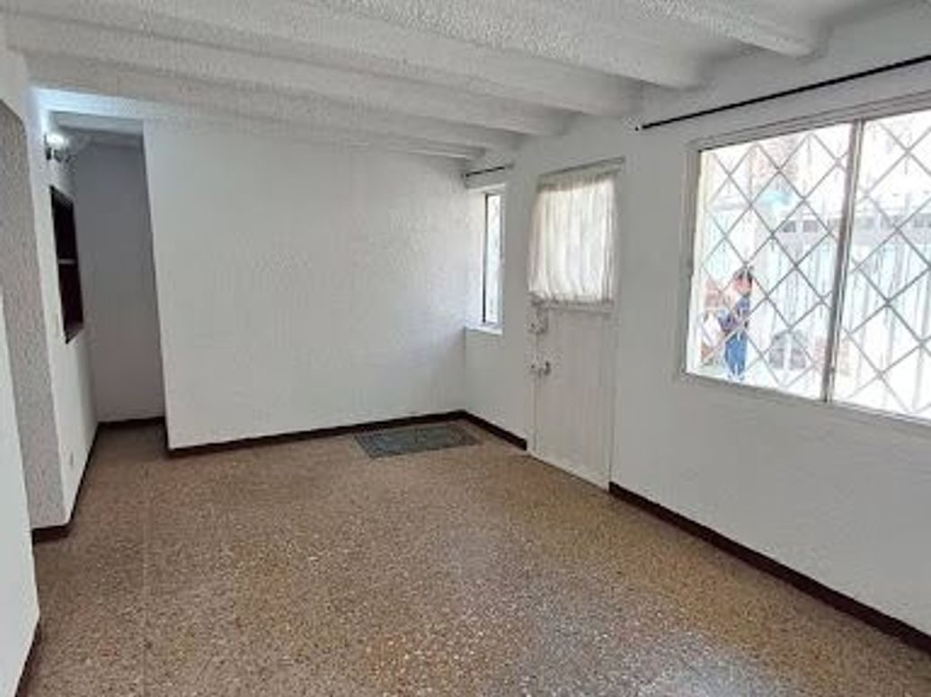 Casa de 5 alcobas en venta en Engativa Centro, Bogotá, 72 m² · foto 4 de 20