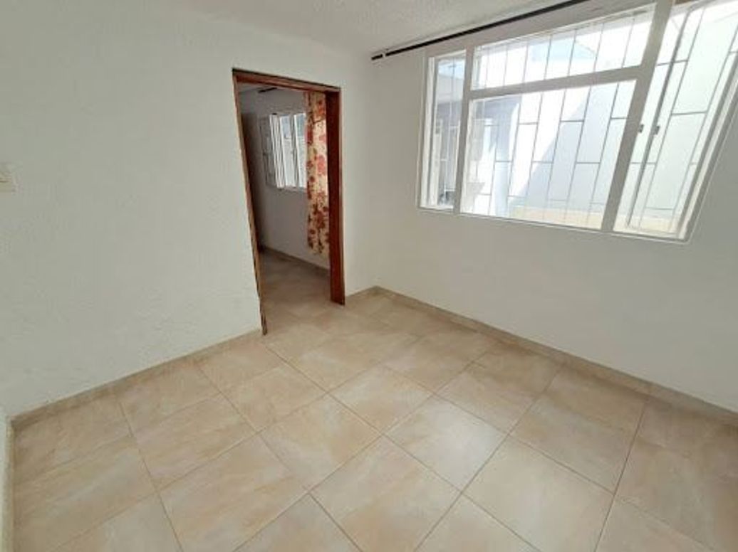 Casa de 5 alcobas en venta en Engativa Centro, Bogotá, 72 m² · foto 13 de 20