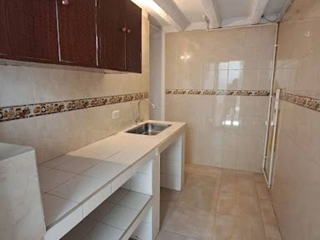 Casa de 5 alcobas en venta en Engativa Centro, Bogotá, 72 m² · foto 7 de 20