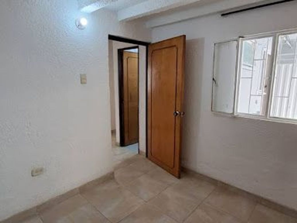Casa de 5 alcobas en venta en Engativa Centro, Bogotá, 72 m² · foto 10 de 20