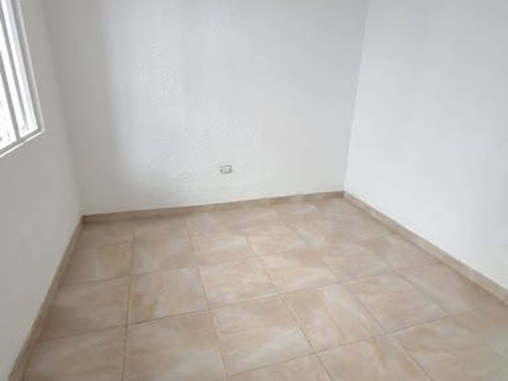 Casa de 5 alcobas en venta en Engativa Centro, Bogotá, 72 m² · foto 5 de 20