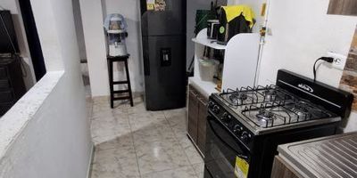 Apartamento en Venta París Bello
Se vende apartamento en Paris Bello. Piso 2, área de 68 m2 aproximadamente, distribuidos en: sala comedor, 3 alcobas, 1 baño, cocina semi-integral, zona de ropas, RED DE GAS, piso en cerámica. Cuenta con excelentes rutas de transporte público para Medellín y Bello.Cerca a la Iglesia San Pablo Apostol y supermercadosPRECIO NEGOCIABLE