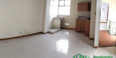 APARTAMENTO CON AMPLIAS ZONAS ILUMINADO Y CON MUY BUENA UBICACIÓN. EXCELENTE RUTAS DE TRANSPORTE