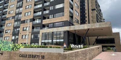 Espectacular apartaestudio en arriendo en La Esperanza Norte, Fontibón. Cuenta con excelentes vías de acceso como la Avenida El Dorado y la Avenida Boyacá, además de su cercanía a la estación Normandía del sistema TransMilenio. En el sector se encuentran el Parque Carlos Lleras y el Centro Comercial Salitre Plaza, donde se puede disfrutar de una vibrante atmósfera urbana con una amplia variedad de restaurantes, bares, almacenes y cafés. El apartaestudio cuenta con sala, comedor, cocina, un baño, una habitación con clóset y zona de ropas, ofreciendo un espacio cómodo, funcional y con excelente ubicación. Para obtener información adicional, contáctenos al correo electrónico valentina.anchiqueinmobiliariabogota.com o al teléfono 316 174 3932. Nuestro equipo en Inmobiliaria Bogotá se compromete a brindar una experiencia de vida excepcional a nuestros clientes desde el momento en que se unen a nuestra comunidad.