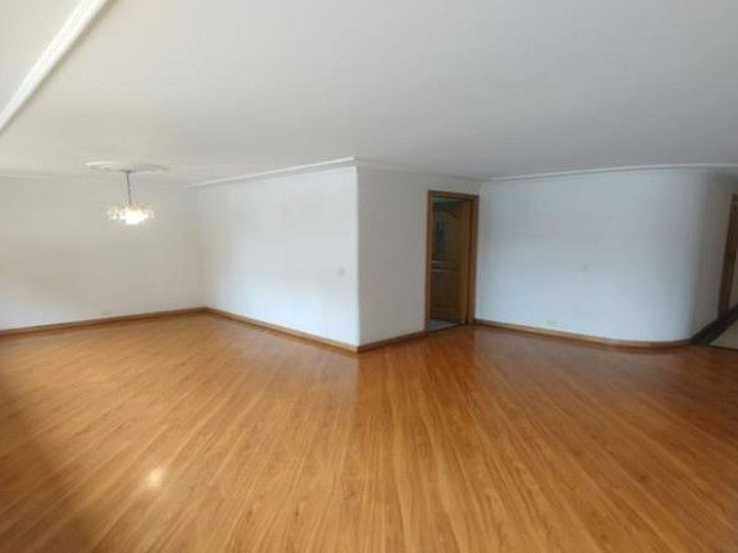 Apartamento de 3 alcobas en venta en Santa Barbara Occidental, Bogotá, 126 m² · foto 2 de 20
