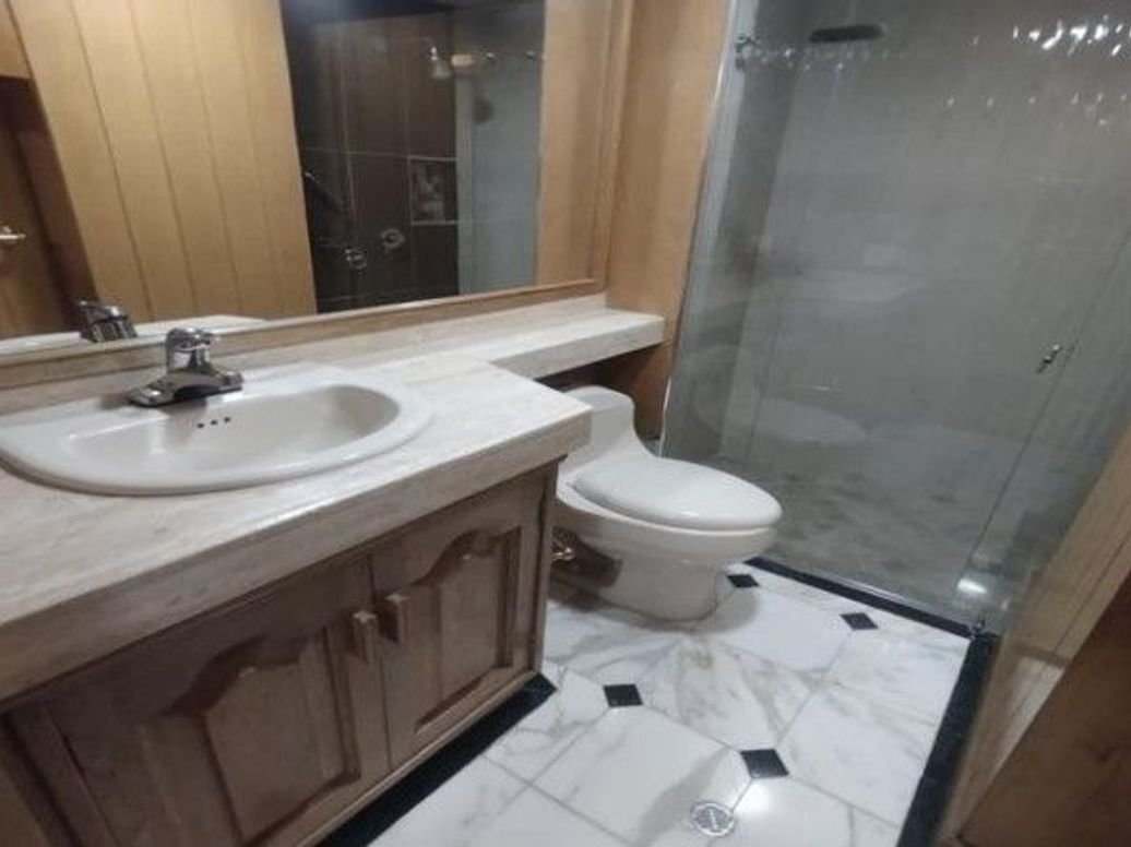 Apartamento de 3 alcobas en venta en Santa Barbara Occidental, Bogotá, 126 m² · foto 20 de 20