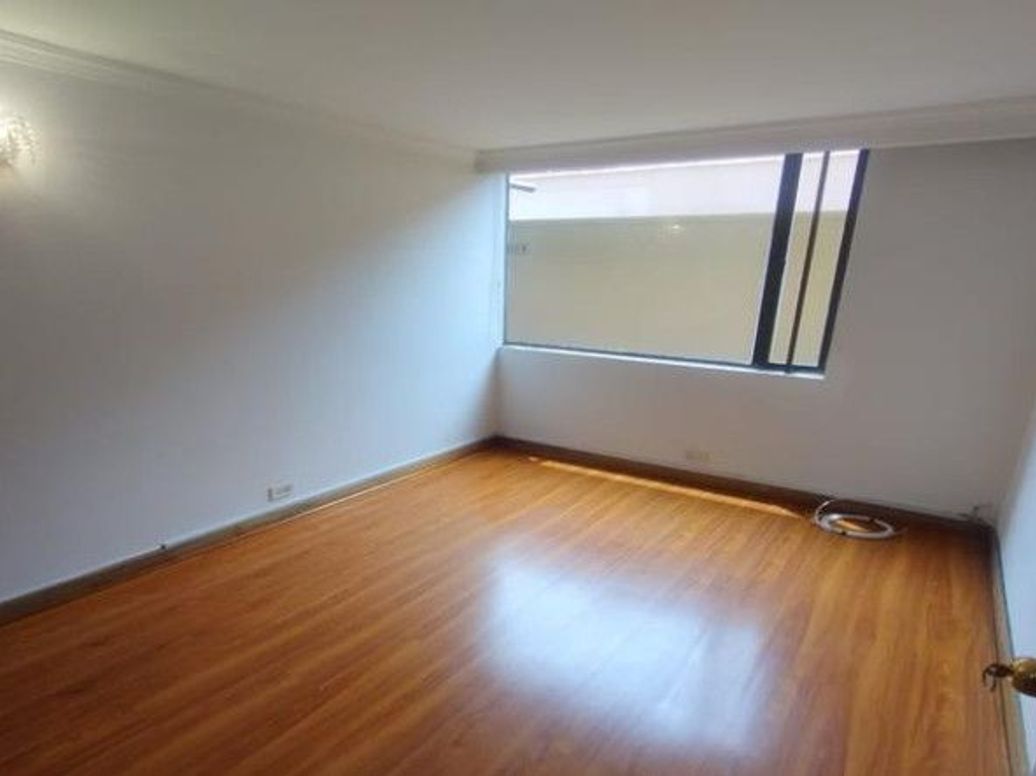 Apartamento de 3 alcobas en venta en Santa Barbara Occidental, Bogotá, 126 m² · foto 16 de 20