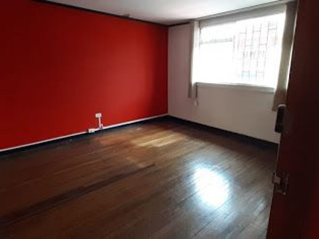 Casa de 7 alcobas en venta en Los Alcázares, Bogotá, 181 m² · foto 4 de 12
