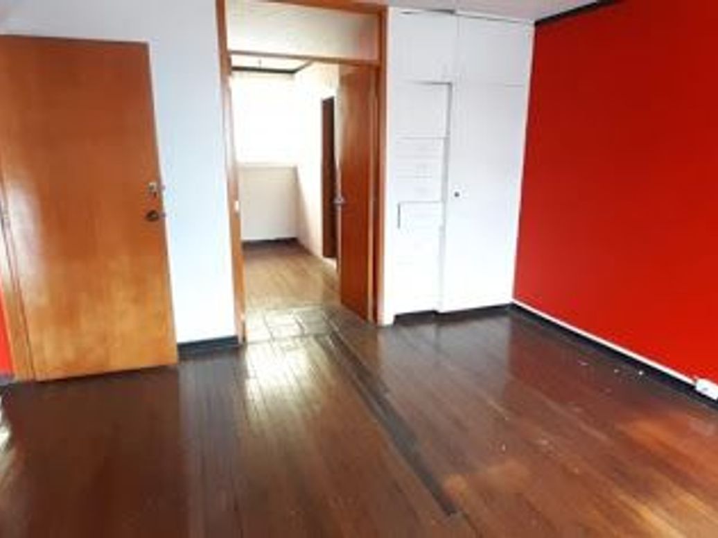 Casa de 7 alcobas en venta en Los Alcázares, Bogotá, 181 m² · foto 3 de 12
