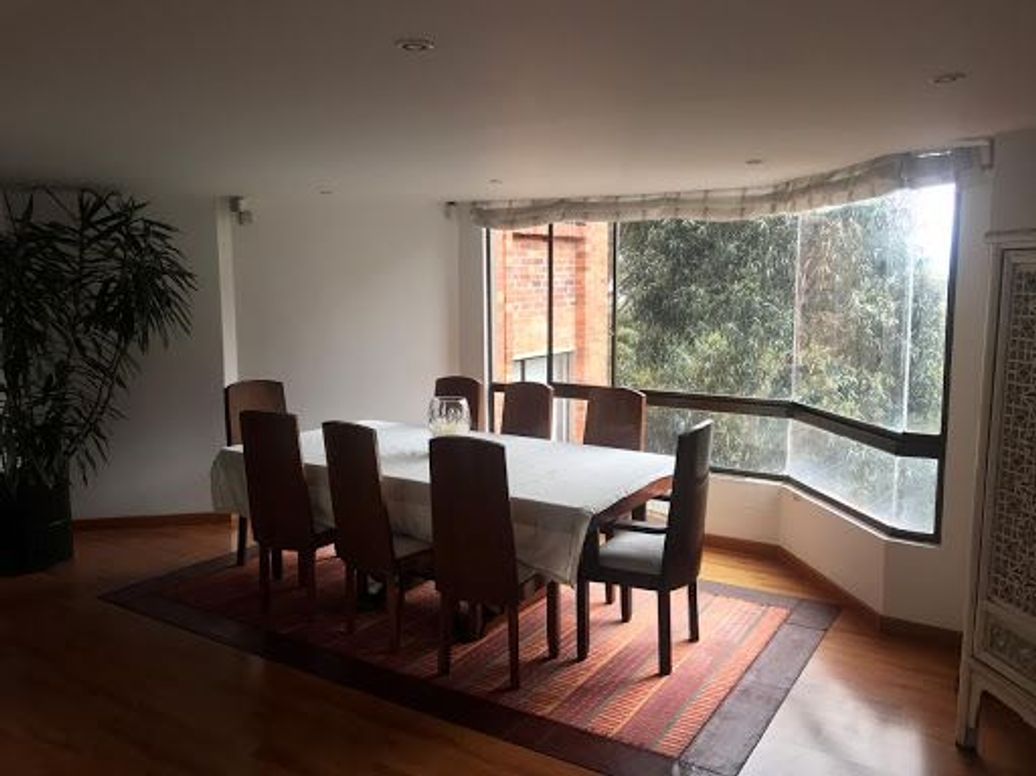 Apartamento de 3 alcobas en venta en El Castillo, Bogotá, 219 m² · foto 4 de 20