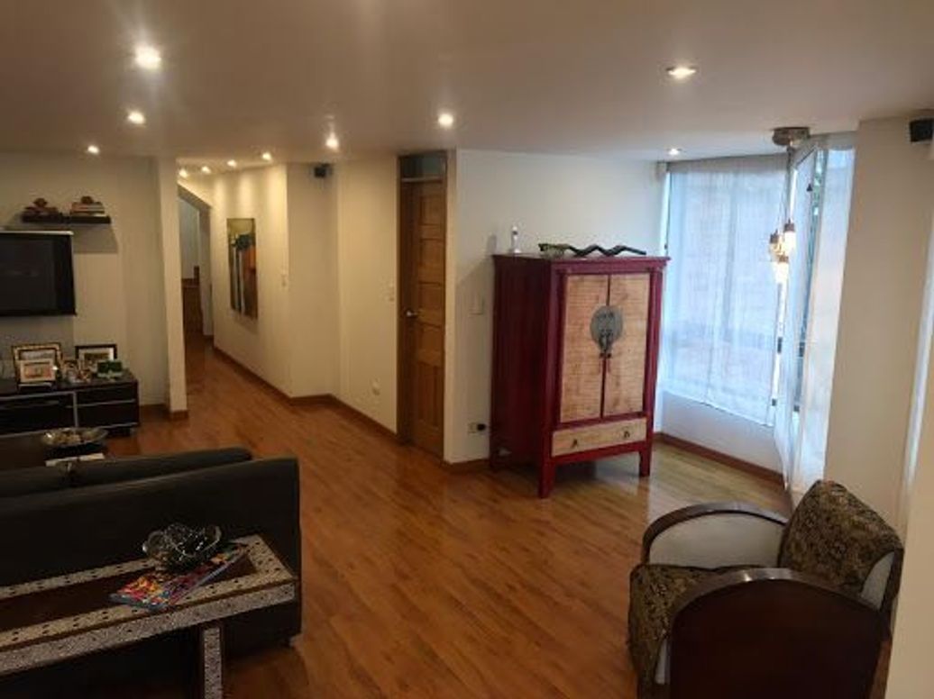 Apartamento de 3 alcobas en venta en El Castillo, Bogotá, 219 m² · foto 18 de 20