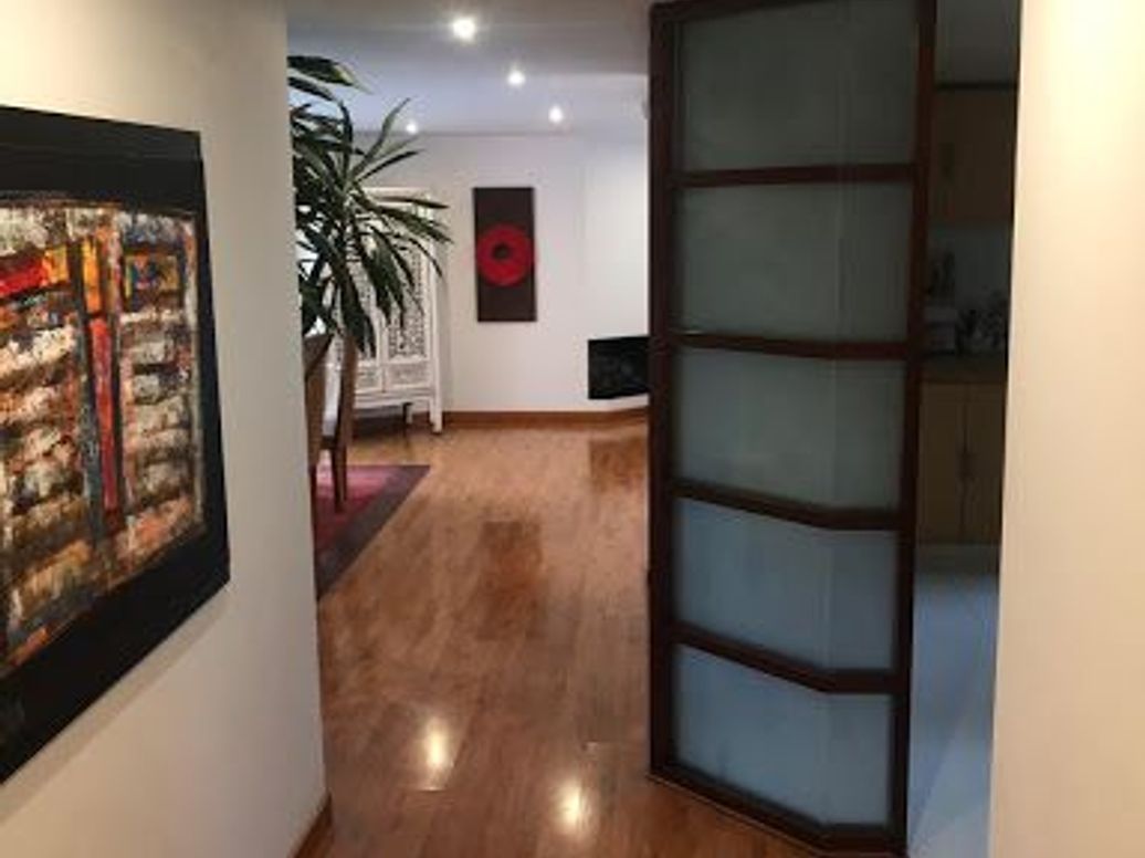Apartamento de 3 alcobas en venta en El Castillo, Bogotá, 219 m² · foto 5 de 20